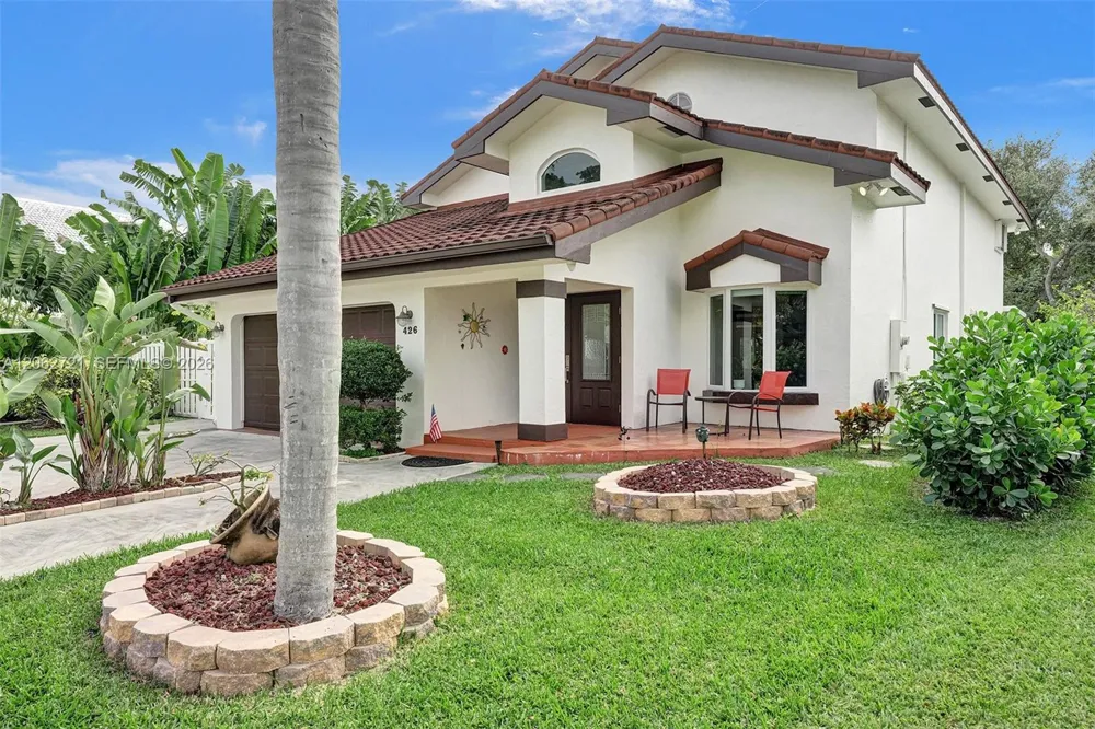 426 SE 5th St Dania Beach, FL 33004