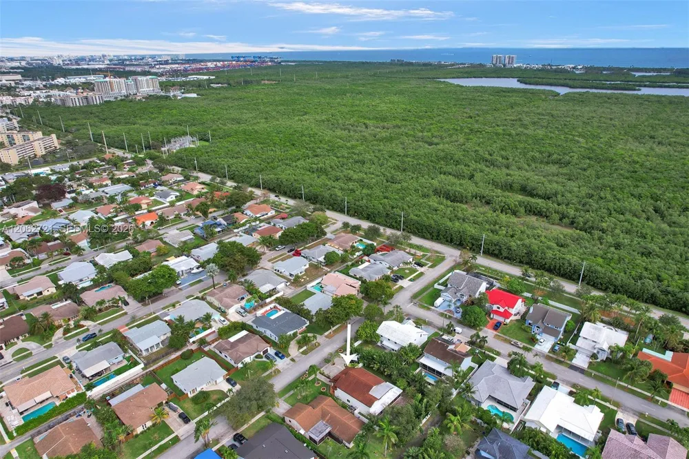 426 SE 5th St Dania Beach, FL 33004