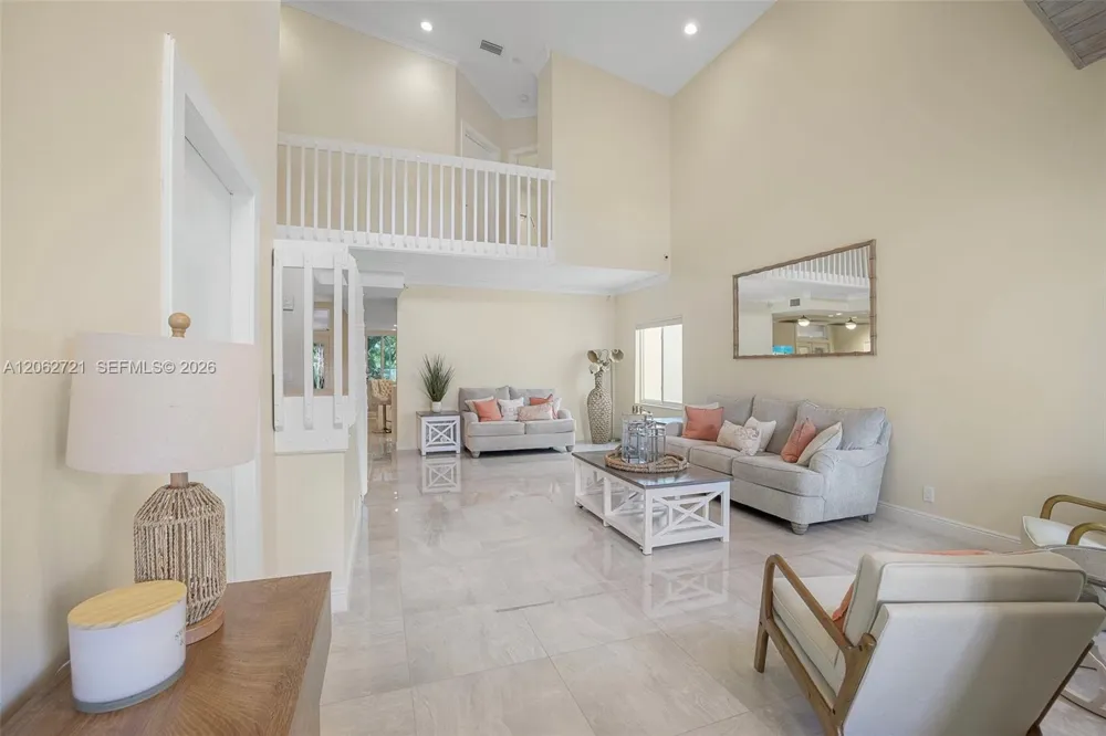 426 SE 5th St Dania Beach, FL 33004