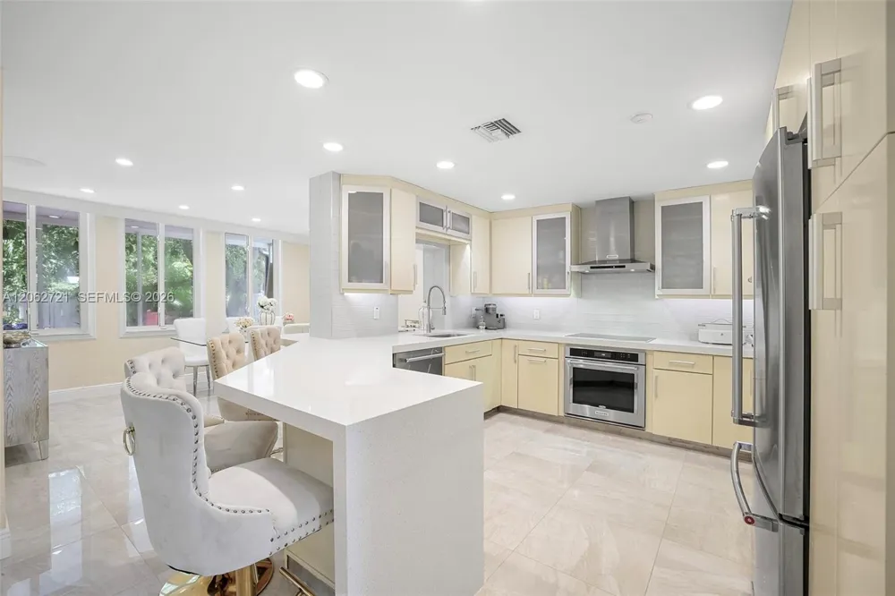 426 SE 5th St Dania Beach, FL 33004