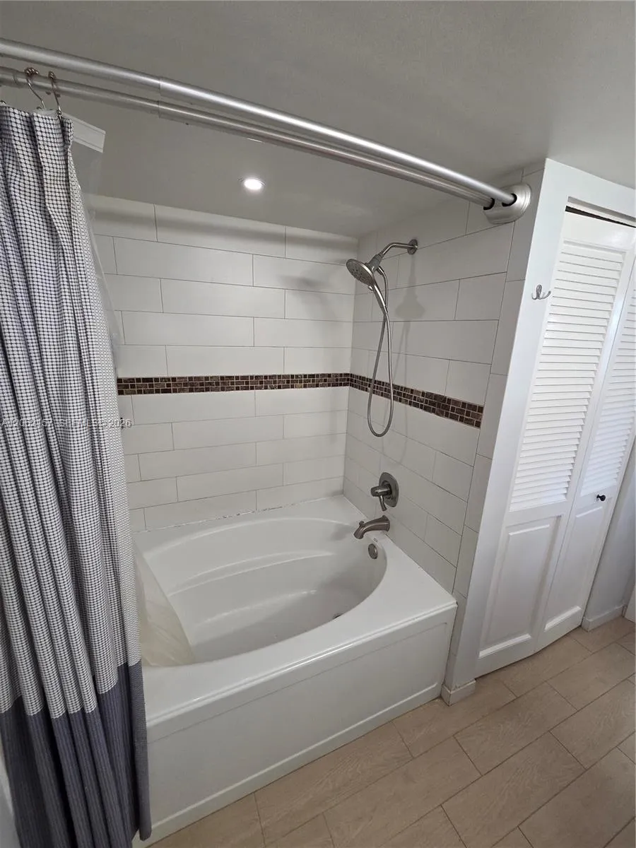 200 Leslie Dr #1029 Hallandale Beach, FL 33009
