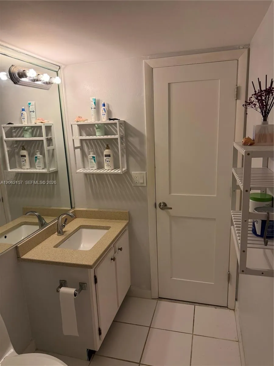 200 Leslie Dr #1029 Hallandale Beach, FL 33009