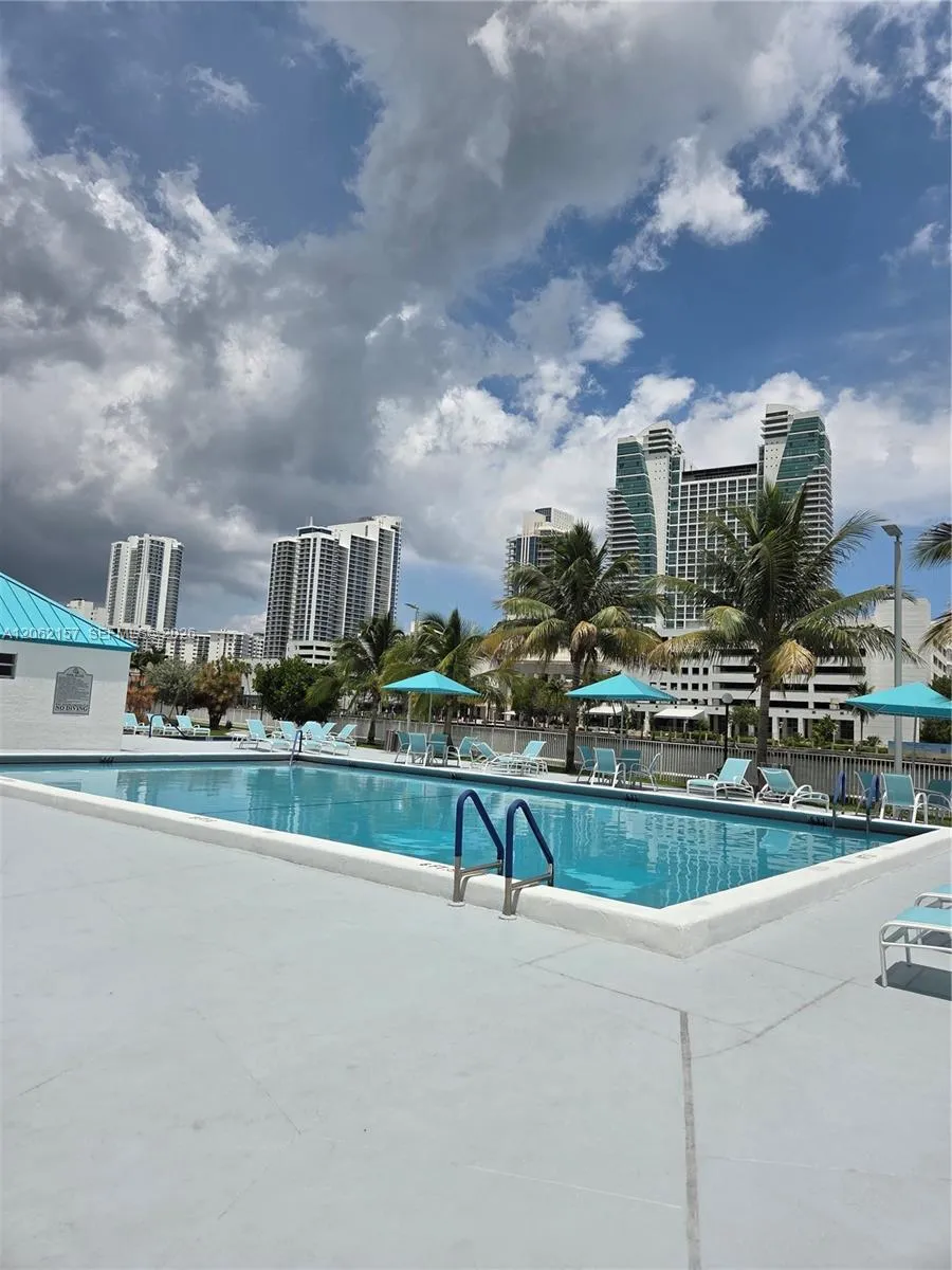 200 Leslie Dr #1029 Hallandale Beach, FL 33009