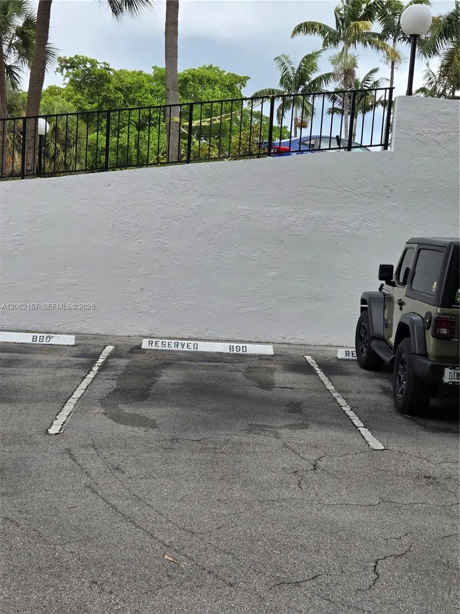 200 Leslie Dr #1029 Hallandale Beach, FL 33009