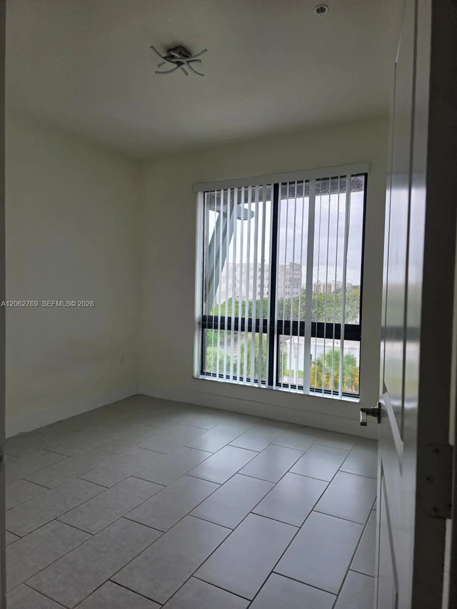 8167 NW 41st St #E-409 Doral, FL 33166