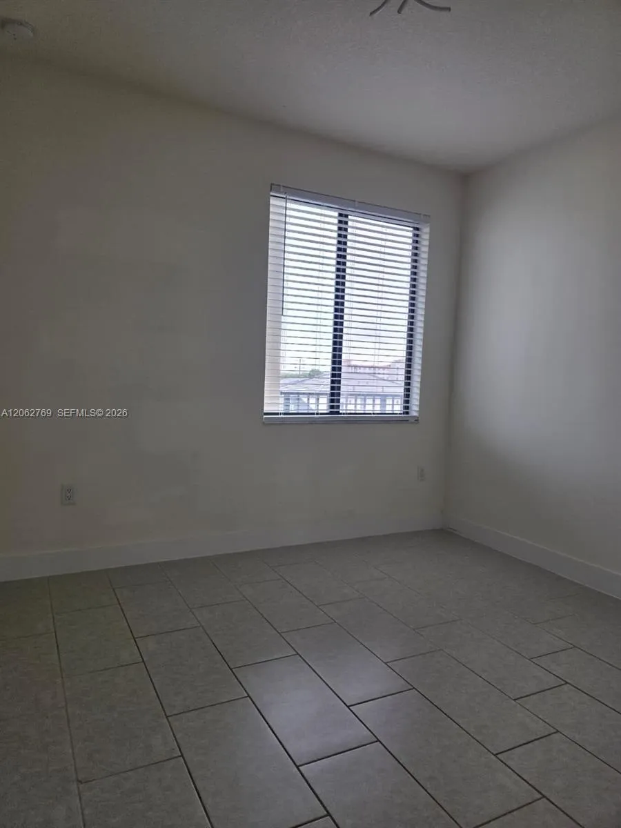 8167 NW 41st St #E-409 Doral, FL 33166
