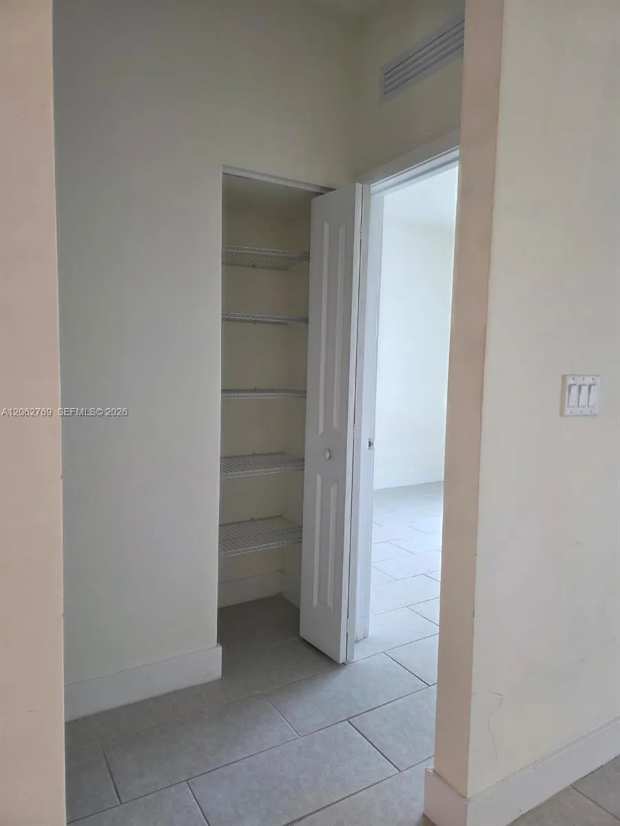 8167 NW 41st St #E-409 Doral, FL 33166