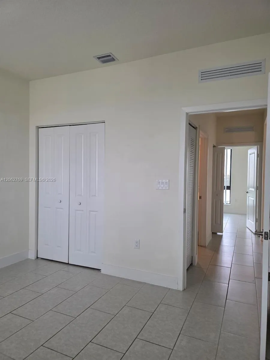 8167 NW 41st St #E-409 Doral, FL 33166