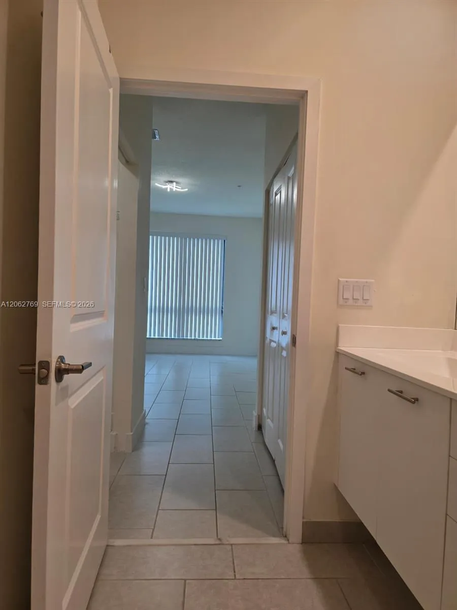 8167 NW 41st St #E-409 Doral, FL 33166
