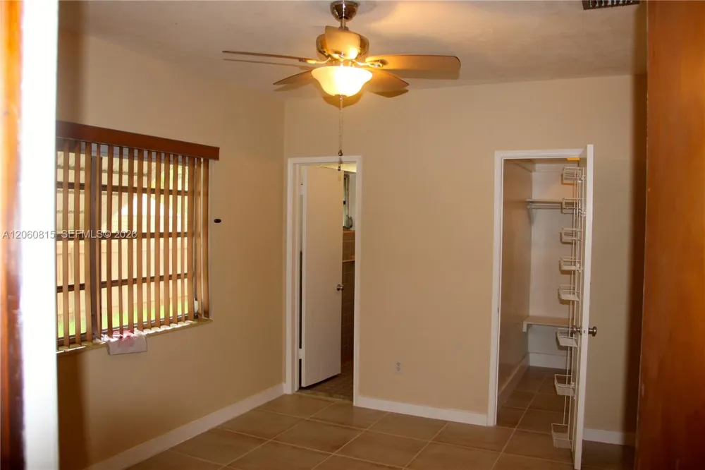 70 Hammond Dr Miami Springs, FL 33166