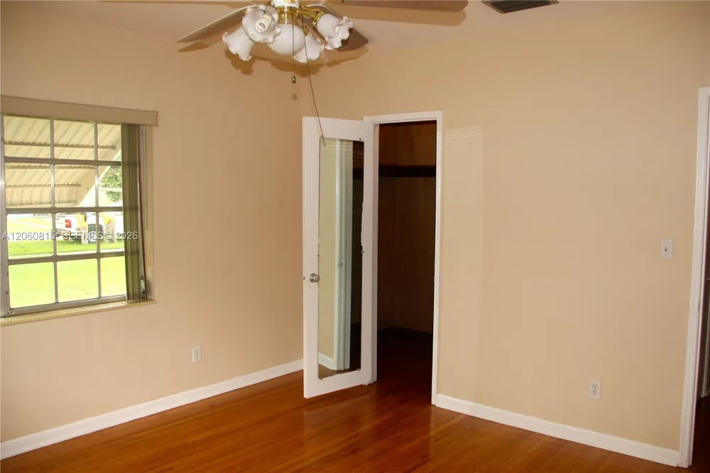 70 Hammond Dr Miami Springs, FL 33166