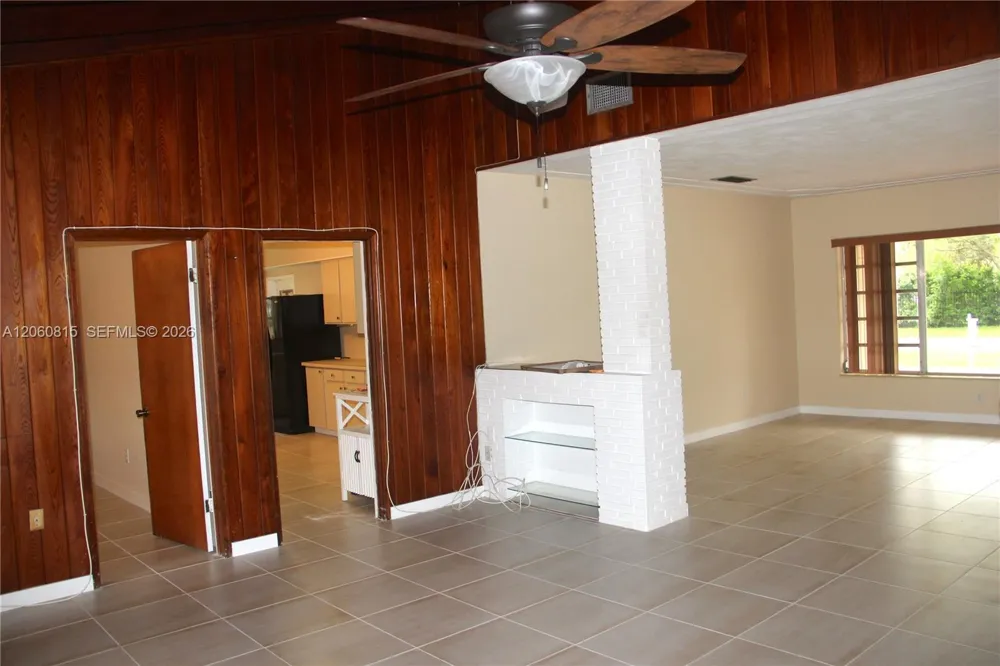 70 Hammond Dr Miami Springs, FL 33166