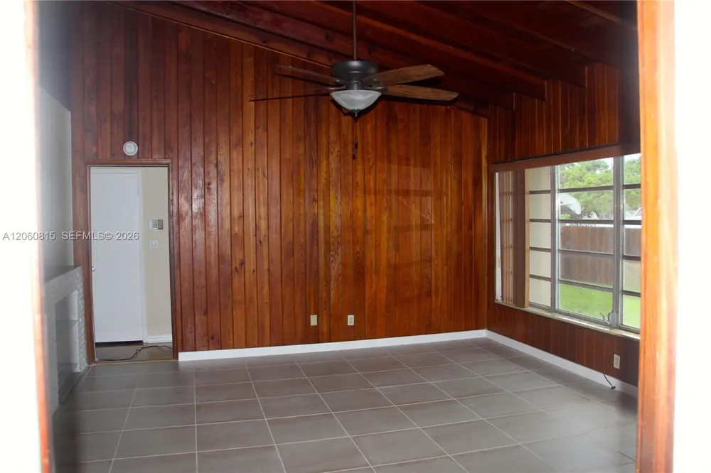 70 Hammond Dr Miami Springs, FL 33166