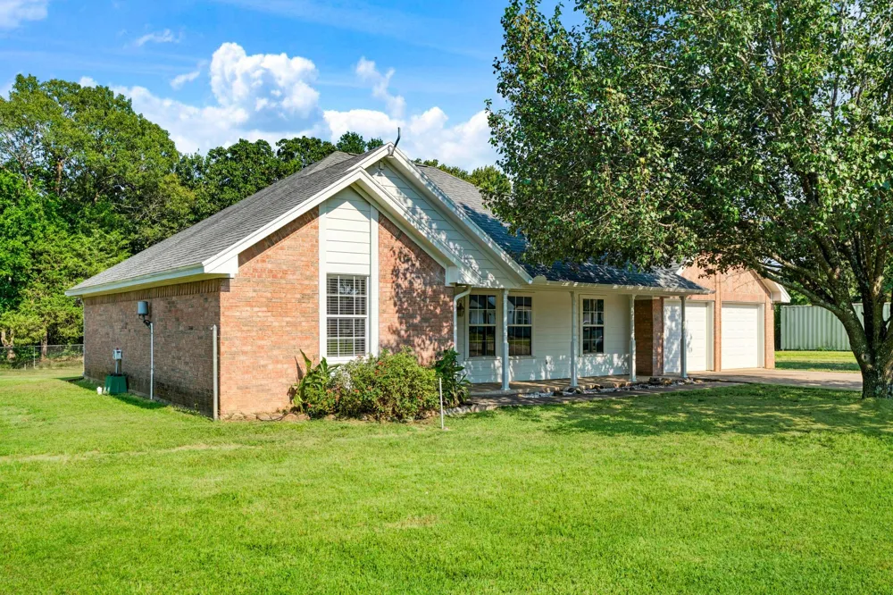 329 Helena Drive Powderly, TX 75473