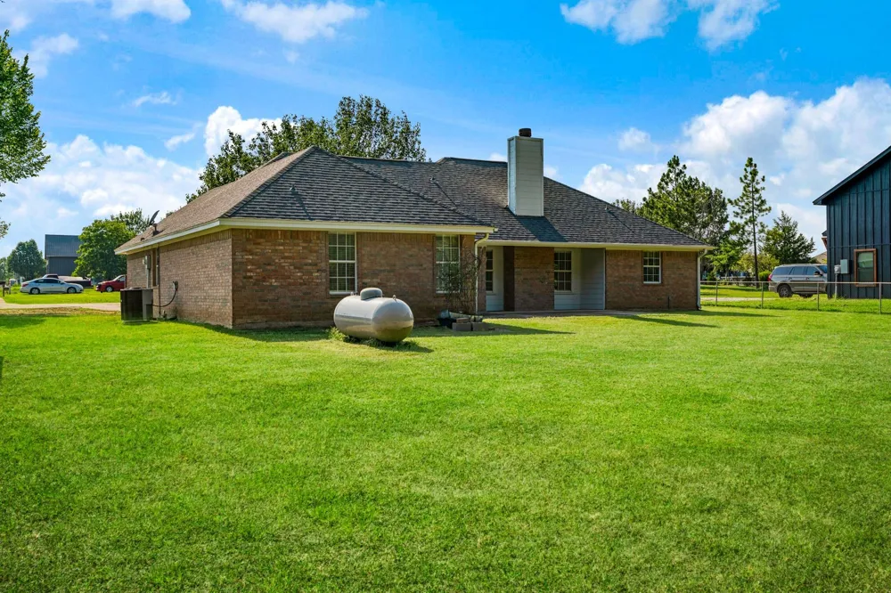 329 Helena Drive Powderly, TX 75473