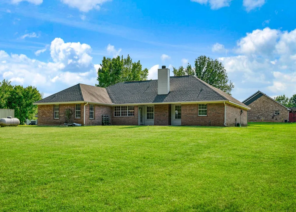 329 Helena Drive Powderly, TX 75473