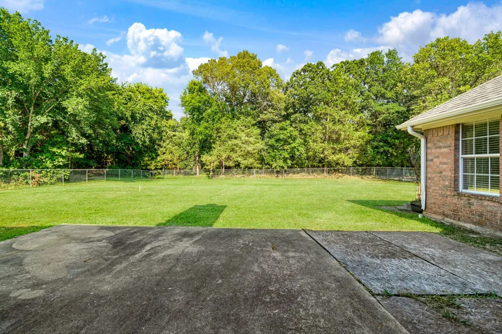 329 Helena Drive Powderly, TX 75473