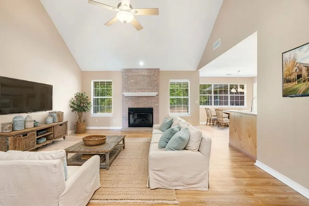 329 Helena Drive Powderly, TX 75473