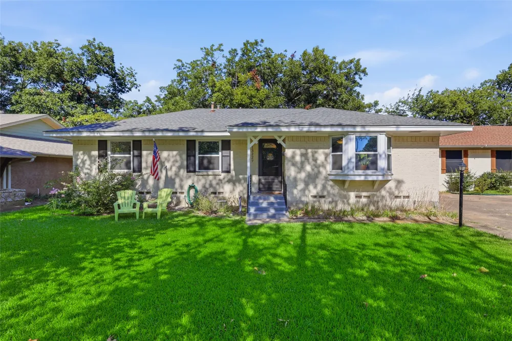 13227 Challaburton Drive Farmers Branch, TX 75234