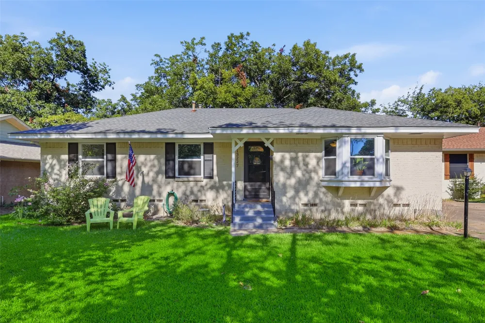 13227 Challaburton Drive Farmers Branch, TX 75234