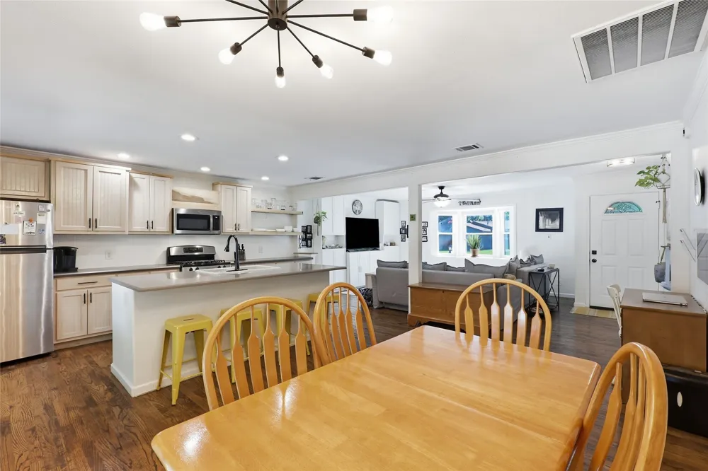 13227 Challaburton Drive Farmers Branch, TX 75234