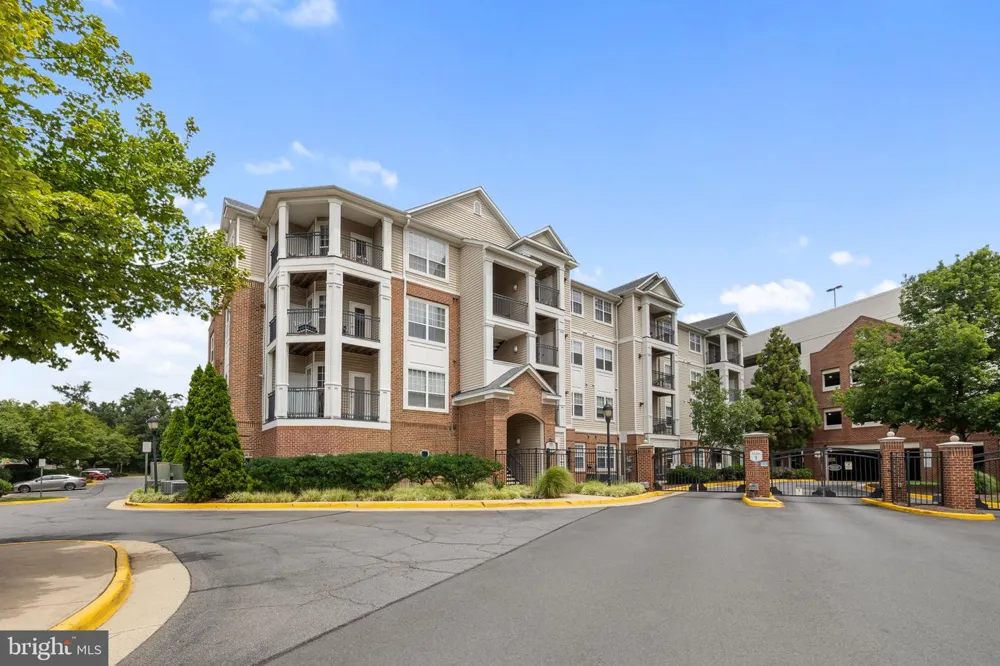 12909 CENTRE PARK CIRCLE #104 Herndon, VA 20171