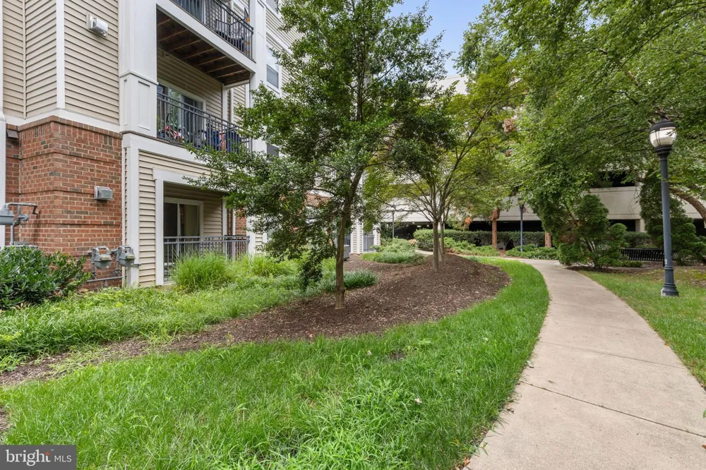 12909 CENTRE PARK CIRCLE #104 Herndon, VA 20171
