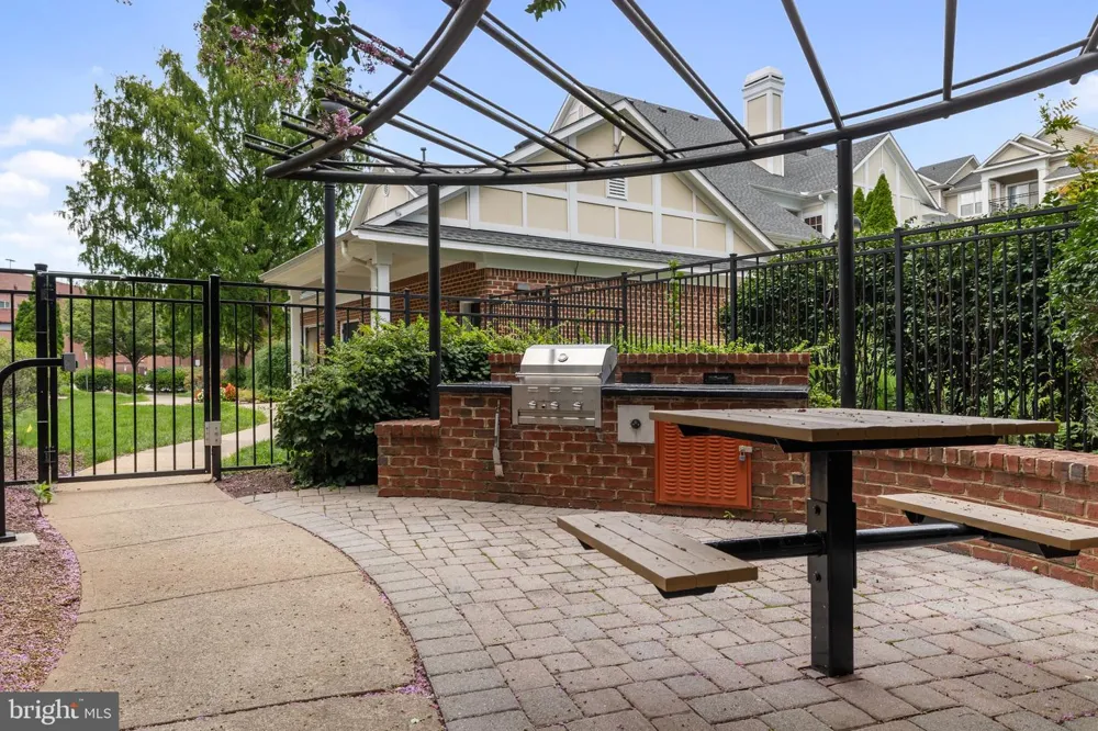 12909 CENTRE PARK CIRCLE #104 Herndon, VA 20171