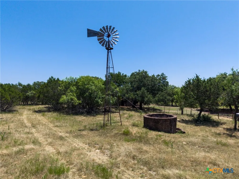 10072 State Highway 36 Jonesboro, TX 76538