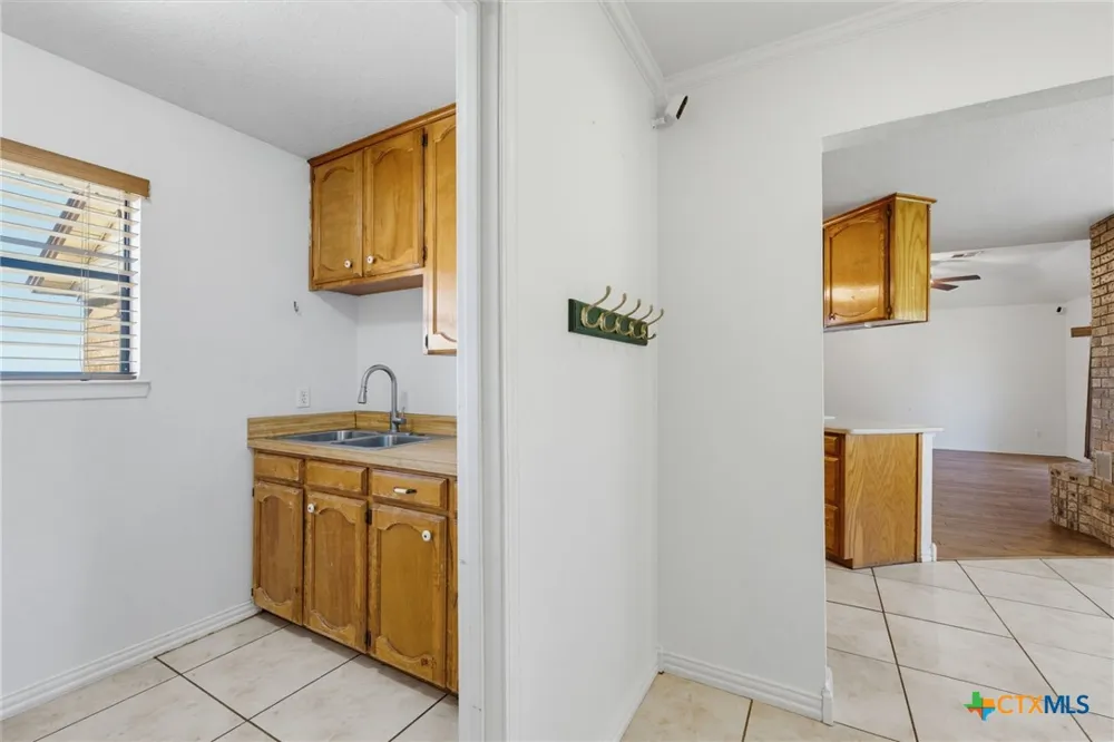 10072 State Highway 36 Jonesboro, TX 76538