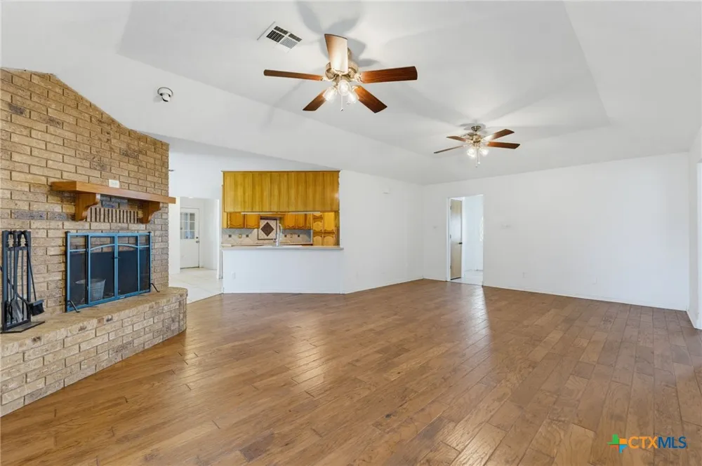 10072 State Highway 36 Jonesboro, TX 76538