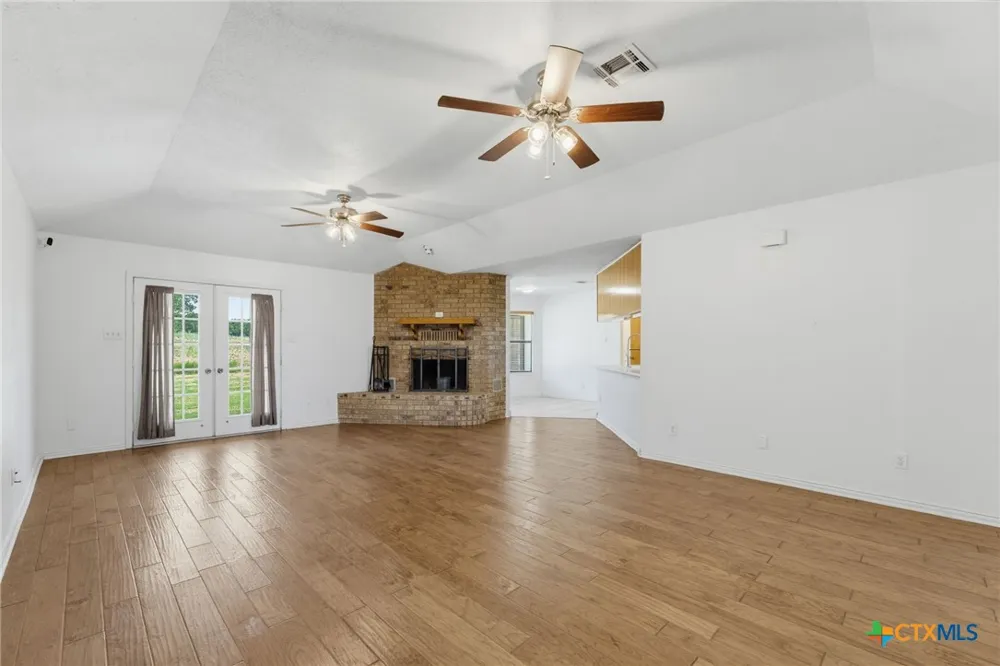10072 State Highway 36 Jonesboro, TX 76538