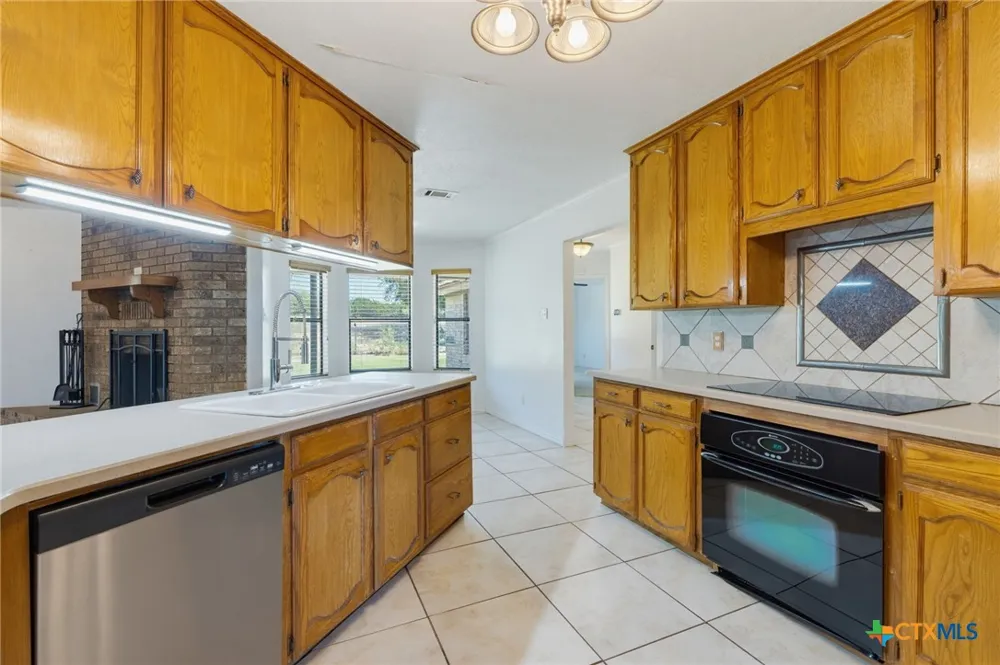 10072 State Highway 36 Jonesboro, TX 76538
