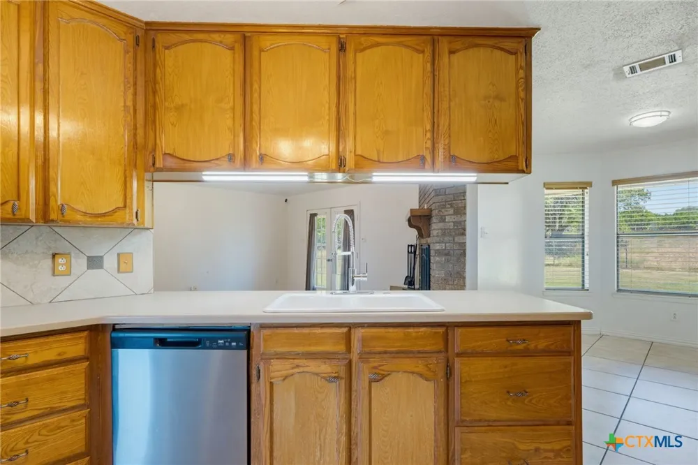 10072 State Highway 36 Jonesboro, TX 76538