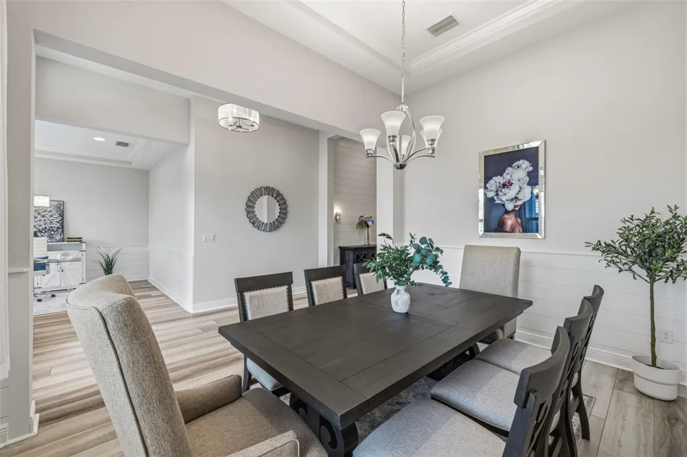 5254 WOLF CREEK DRIVE Apollo Beach, FL 33572