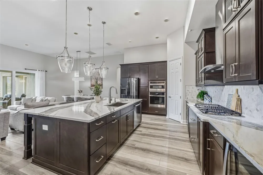 5254 WOLF CREEK DRIVE Apollo Beach, FL 33572