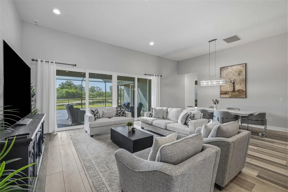 5254 WOLF CREEK DRIVE Apollo Beach, FL 33572