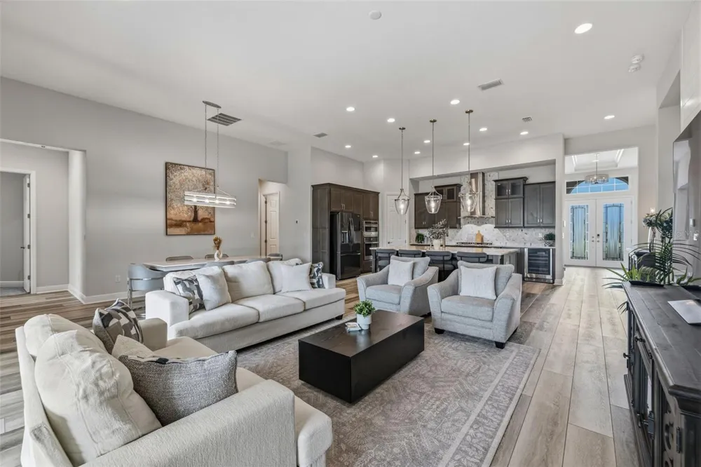5254 WOLF CREEK DRIVE Apollo Beach, FL 33572
