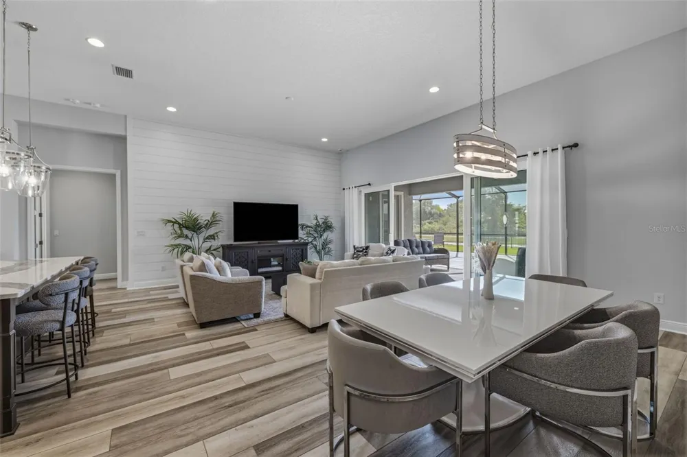 5254 WOLF CREEK DRIVE Apollo Beach, FL 33572