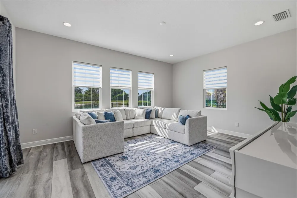 5254 WOLF CREEK DRIVE Apollo Beach, FL 33572
