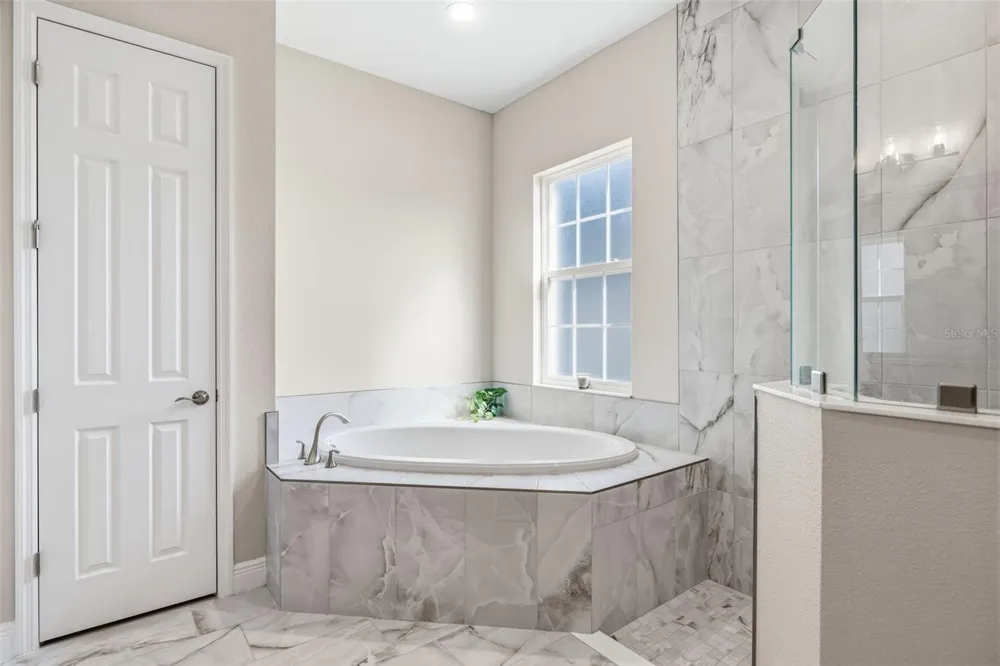 5254 WOLF CREEK DRIVE Apollo Beach, FL 33572