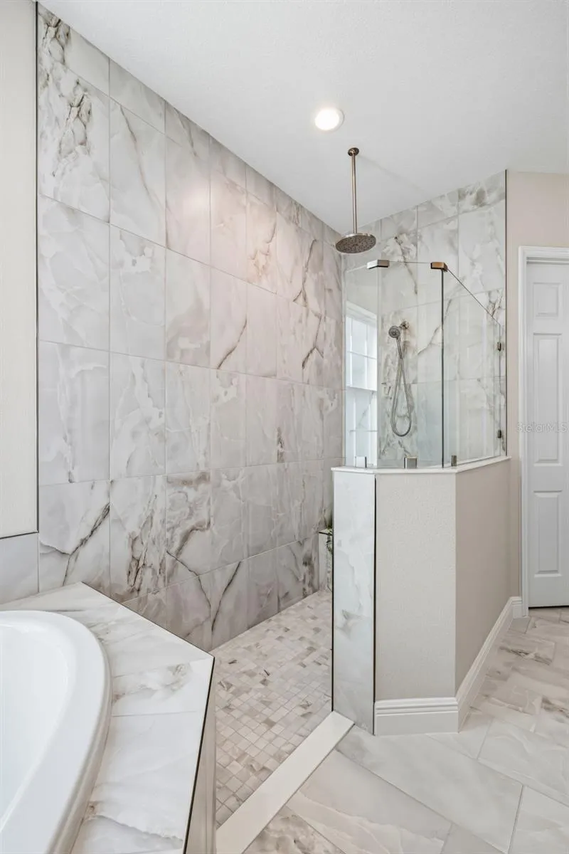 5254 WOLF CREEK DRIVE Apollo Beach, FL 33572