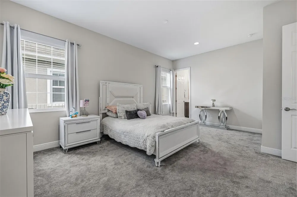 5254 WOLF CREEK DRIVE Apollo Beach, FL 33572
