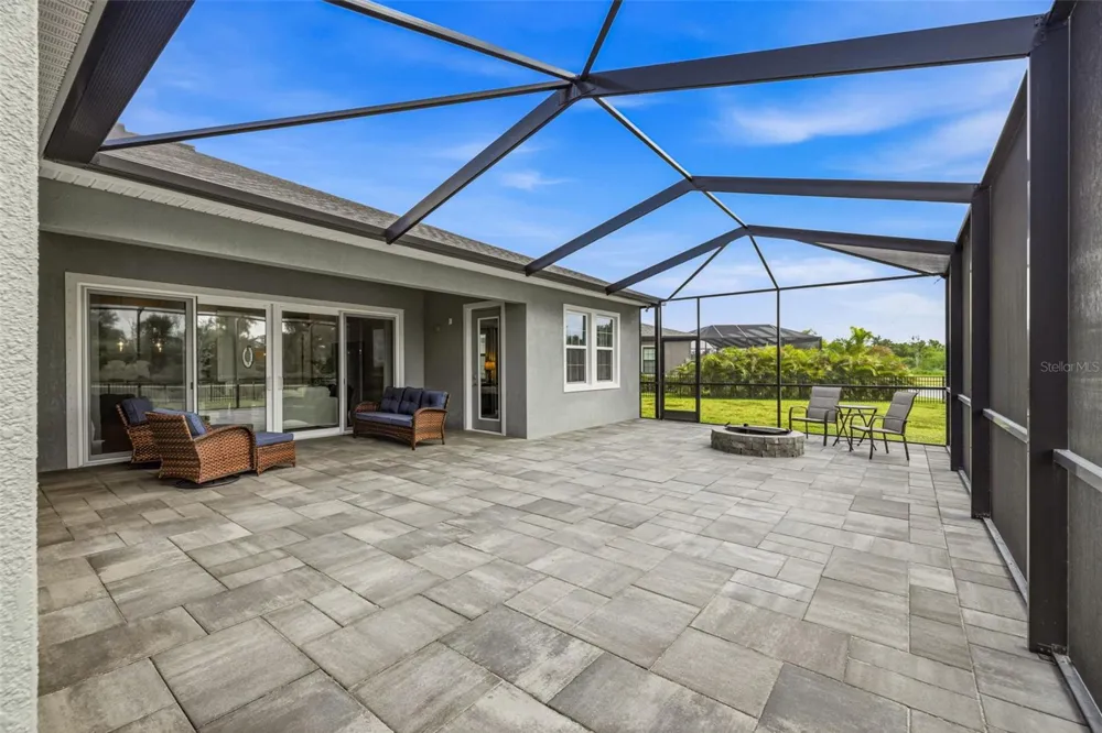5254 WOLF CREEK DRIVE Apollo Beach, FL 33572