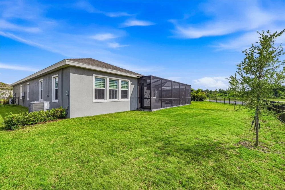 5254 WOLF CREEK DRIVE Apollo Beach, FL 33572