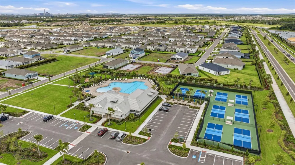 5254 WOLF CREEK DRIVE Apollo Beach, FL 33572