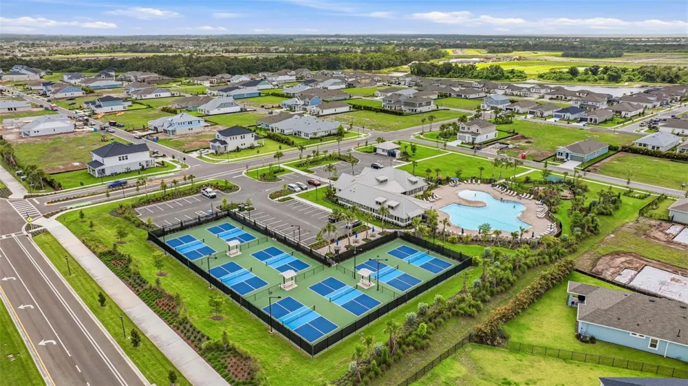 5254 WOLF CREEK DRIVE Apollo Beach, FL 33572