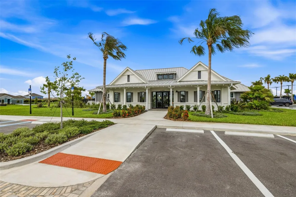 5254 WOLF CREEK DRIVE Apollo Beach, FL 33572