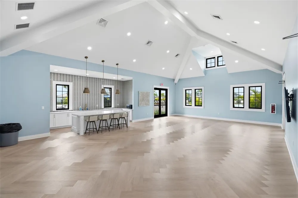 5254 WOLF CREEK DRIVE Apollo Beach, FL 33572