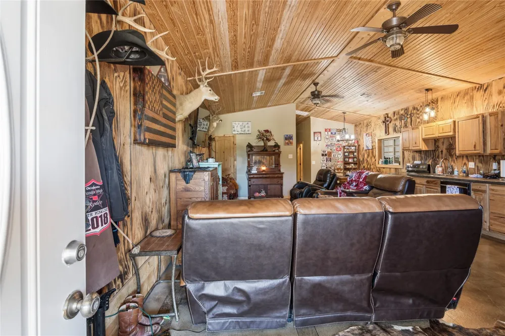 2096 E 168th Street Skiatook, OK 74070